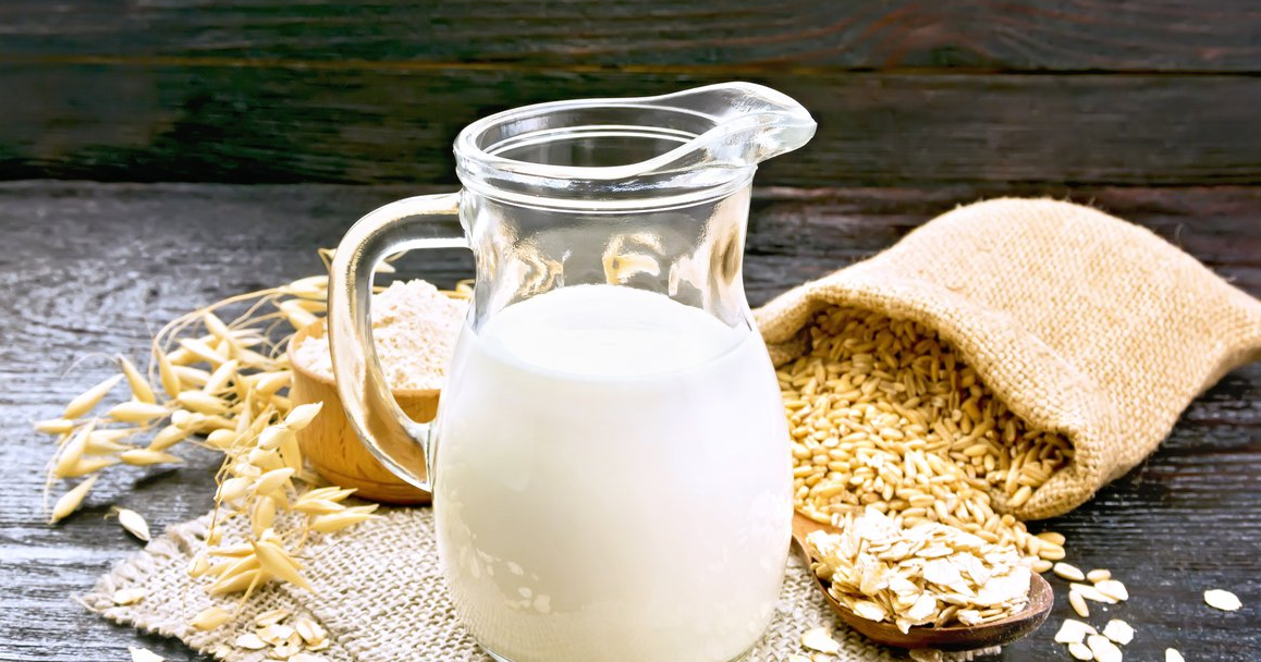 A comparison of Kuwaiti choices that highlights the health advantages of soy and almond milk
